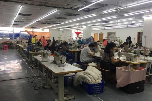 深圳长期服饰代加工哪个工厂好一点